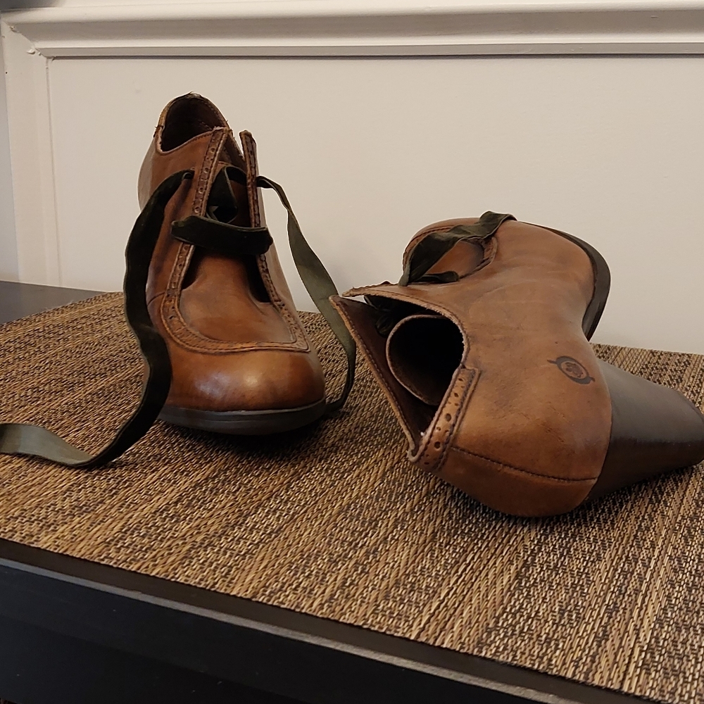 Born Size 6.5 Brown Women's Oxford Shoes - Picture 7 of 7